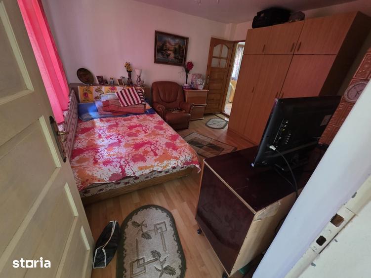 Casă cu 3 camere cu Teren 1079 Mp în Stâlpeni