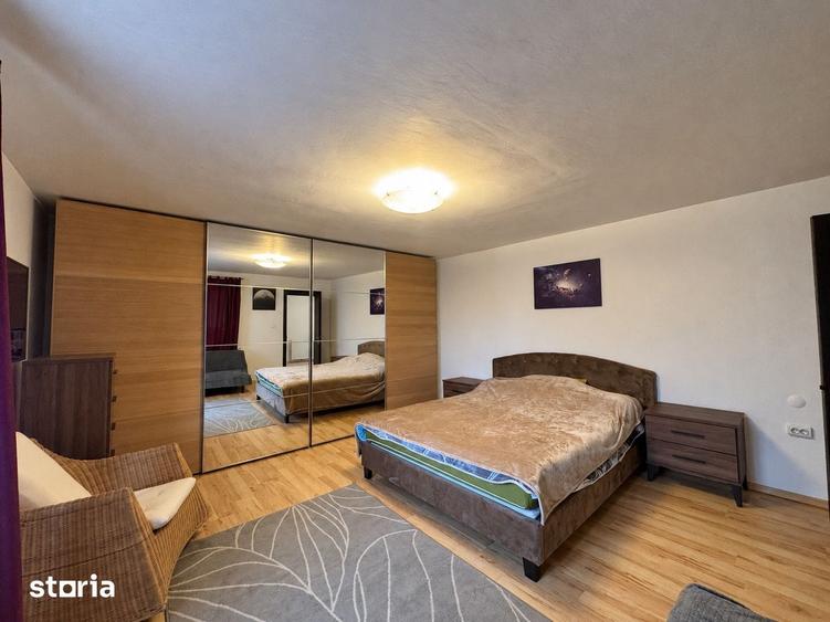 Casă cu 6 camere cu Teren 1538 Mp în Dănești