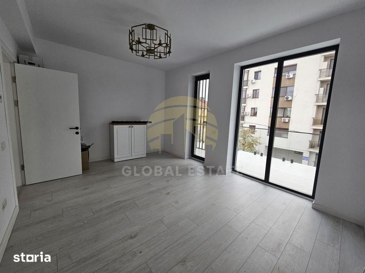 Casă cu 6 camere cu Teren 141 Mp în Obor