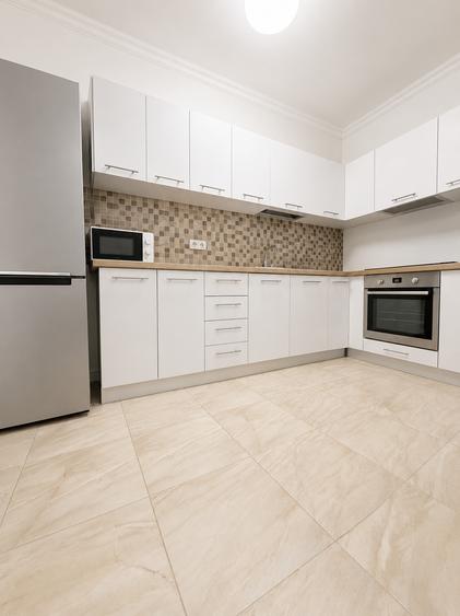 Apartament cu 3 camere decomandat în Faleza Nord