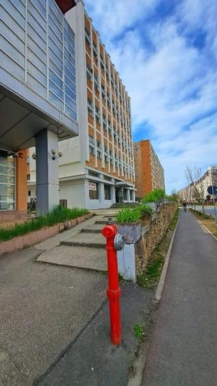 Spațiu comercial, de 1 mp, în Micro II