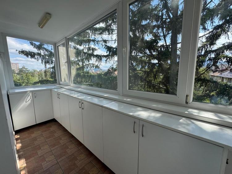 Apartament cu 3 camere, mobilat în Astra