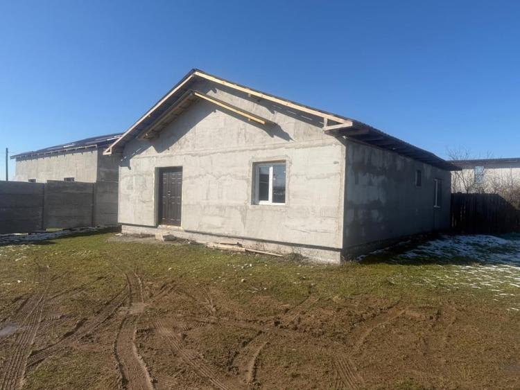 Casă individuală cu 3 camere cu Teren 560 Mp în Coșoveni