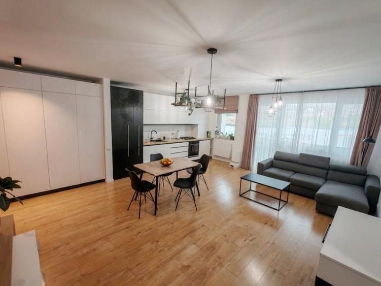 Apartament cu 2 camere semidecomandat în Borhanci