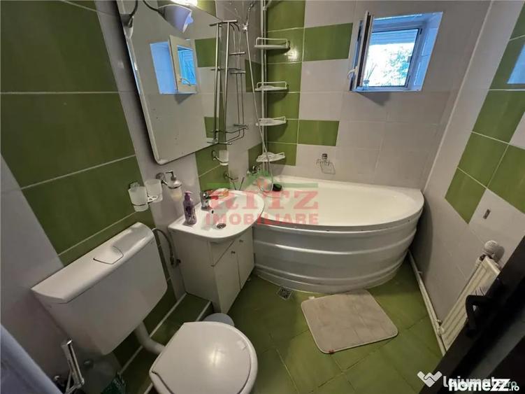 Apartament cu 3 camere semidecomandat în Ultracentral