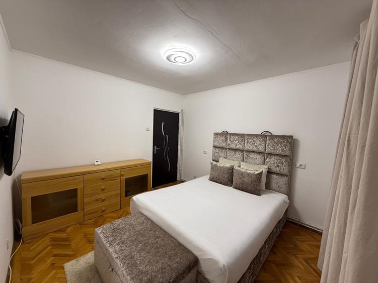 Apartament cu 3 camere circular, mobilat în Rovine