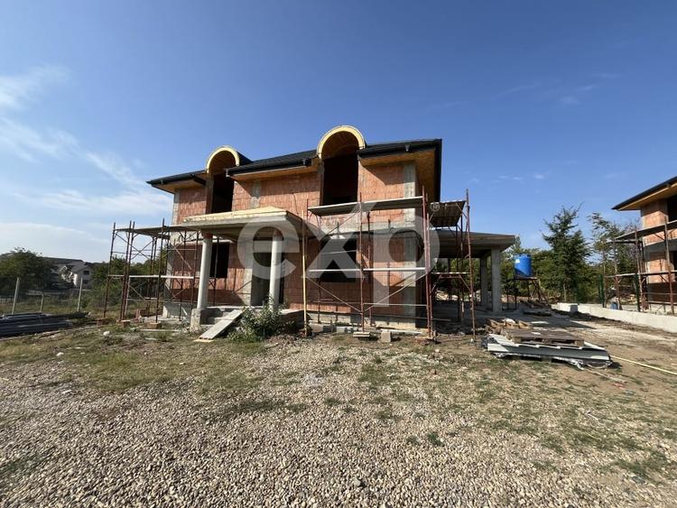 Casă individuală cu 6 camere cu Teren 400 Mp în Corbeanca