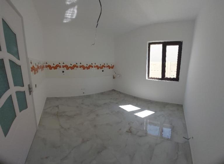 Casă cu 4 camere cu Teren 470 Mp în Vârteju