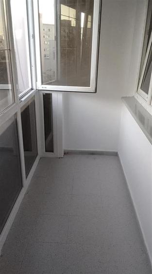 Apartament cu 2 camere semidecomandat în Berceni