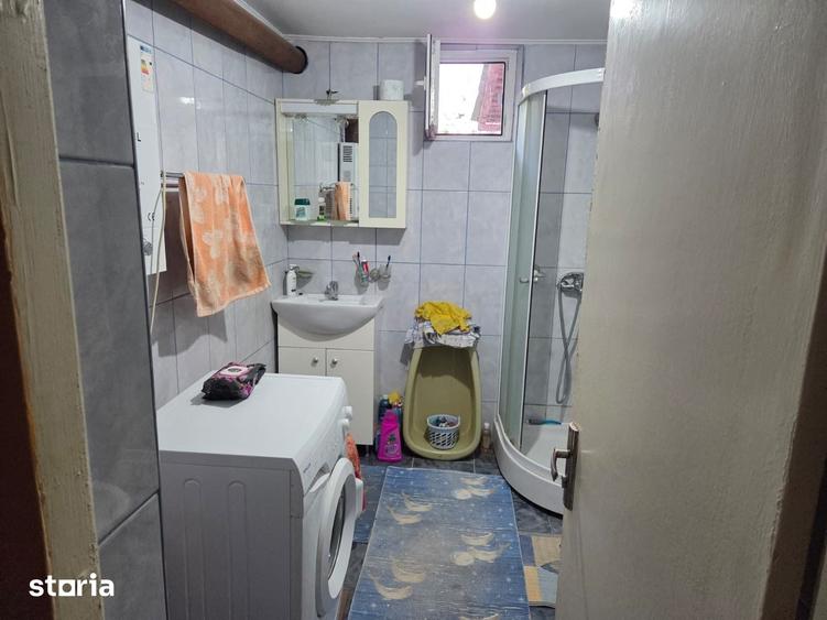 Casă cu 4 camere cu Teren 1100 Mp în Moșteni