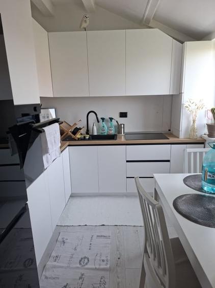 Apartament cu 2 camere semidecomandat, mobilat în Florești