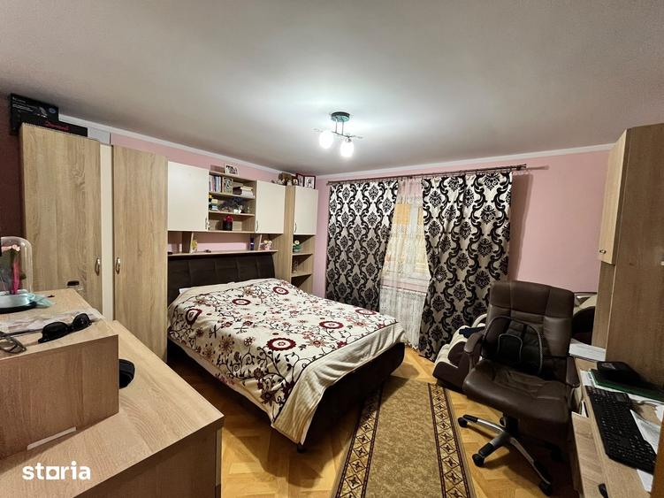Casă cu 5 camere cu Teren 500 Mp în Central