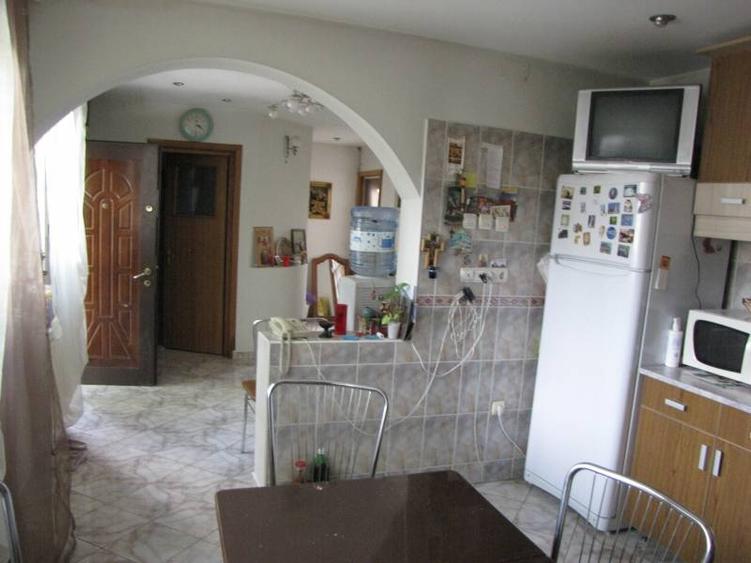 Casă cu 5 camere cu Canalizare în Fundeni