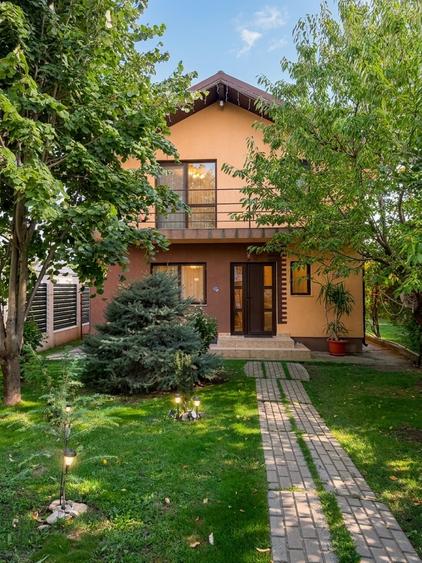 Casă individuală cu 4 camere cu Canalizare în Tunari