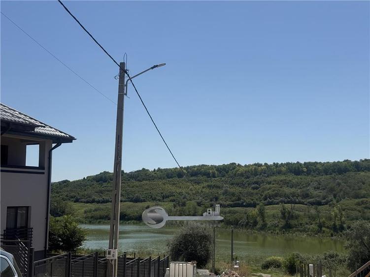 Apartament cu 4 camere decomandat, mobilat în Valea Adâncă