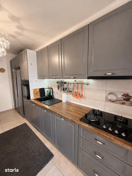 Apartament cu 3 camere decomandat în Rahova