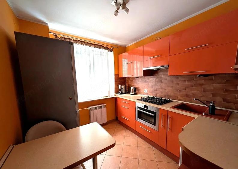 Apartament cu 3 camere decomandat în Drumul Taberei