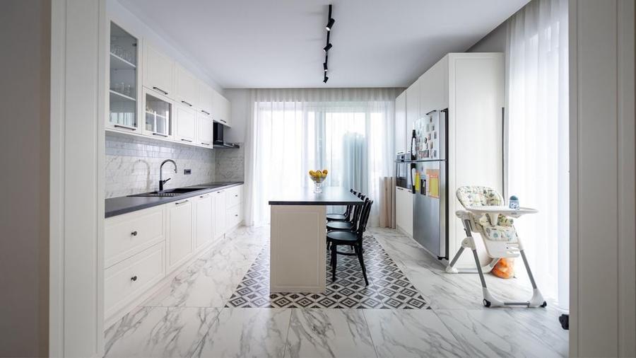 Apartament cu 4 camere decomandat în Griviței