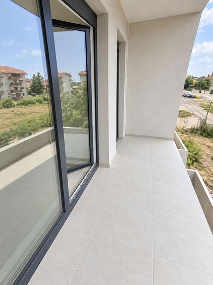 Apartament cu 3 camere decomandat în Soarelui