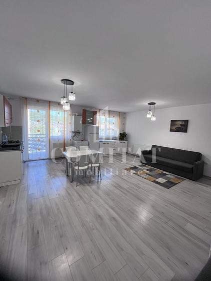 Apartament cu 2 camere semidecomandat, mobilat în Florești