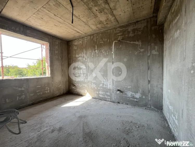 Casă cu 6 camere cu Teren 400 Mp în Corbeanca