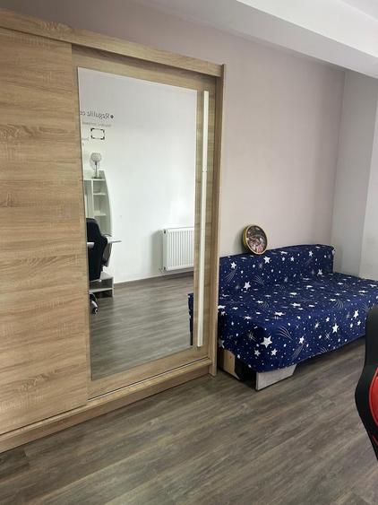 Apartament cu 2 camere semidecomandat în Florești