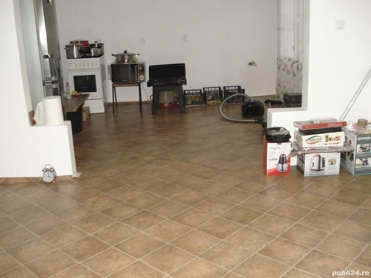 Apartament cu 3 camere decomandat în Șoimuș