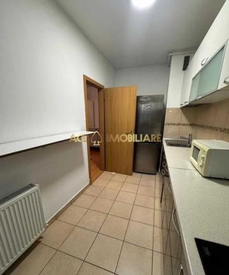 Apartament cu 2 camere decomandat, mobilat în Titan