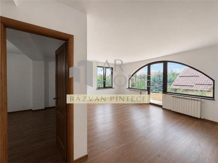 Casă individuală cu 4 camere cu Garaj în Cornu de Jos (Cornu)