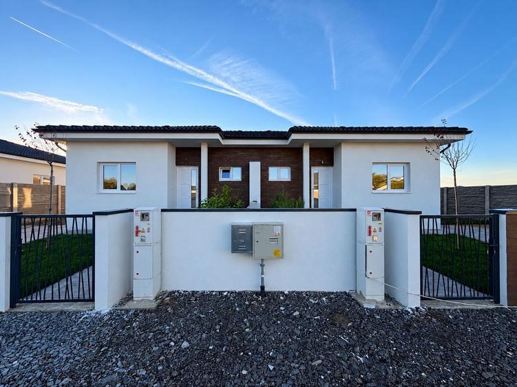 Duplex cu 3 camere cu Teren 321 Mp în Moșnița Nouă