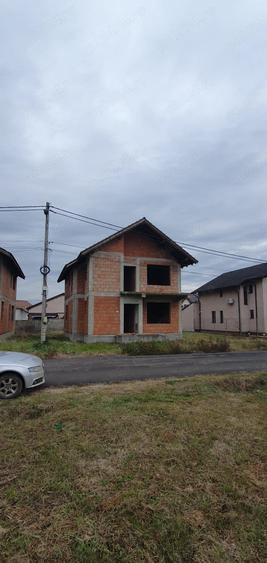 Casă cu 5 camere în Săcălaz