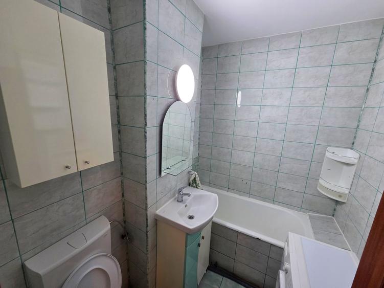 Apartament cu 2 camere decomandat, mobilat în Mircea cel Bătrân