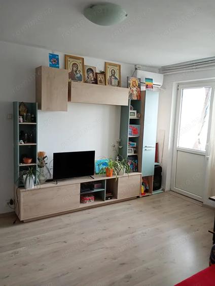 Apartament cu 2 camere semidecomandat în Cantemir