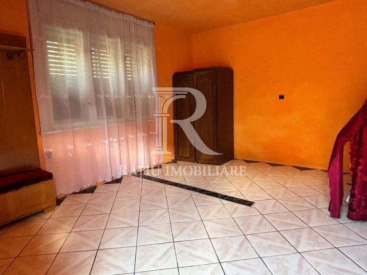 Casă individuală cu 4 camere cu Canalizare în Central