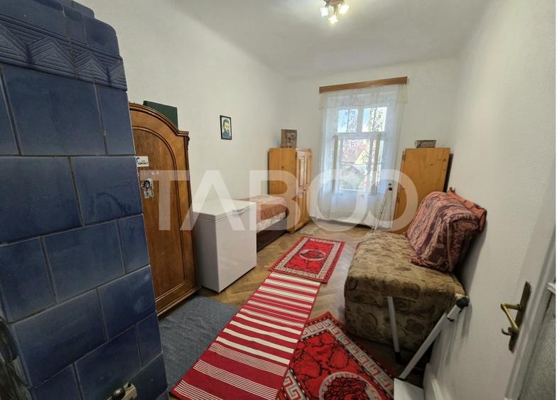 Apartament cu 4 camere decomandat, mobilat în Orașul de Jos