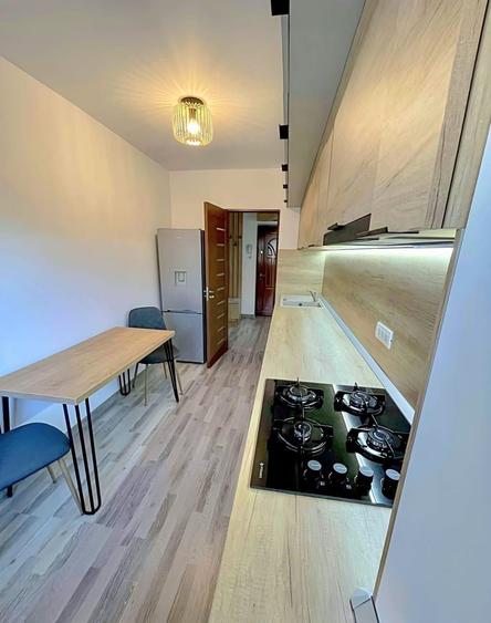 Apartament cu 2 camere decomandat, mobilat în Tomis III
