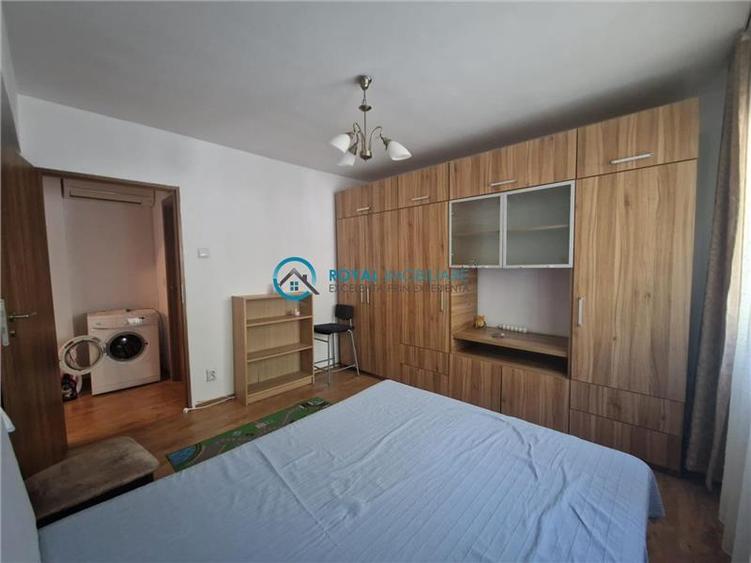 Apartament cu 2 camere decomandat, mobilat în Vest