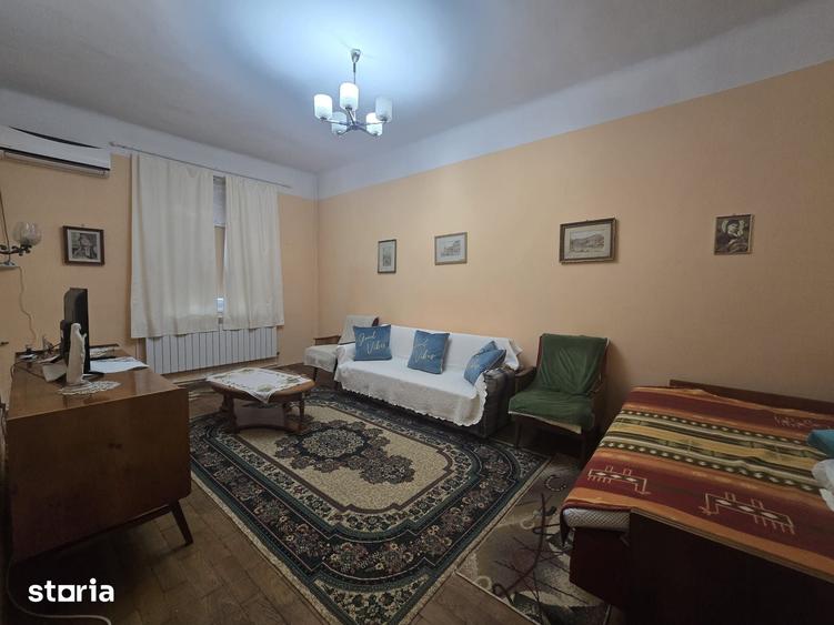 Apartament cu 2 camere decomandat în Central