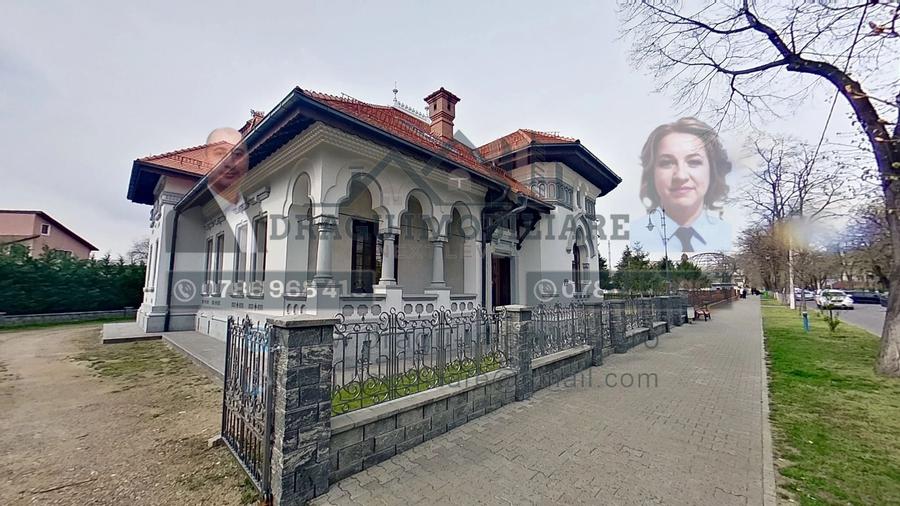 Casă individuală cu 5 camere cu Canalizare în Central