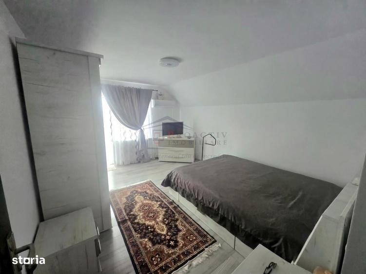 Casă cu 4 camere decomandat în Bulai