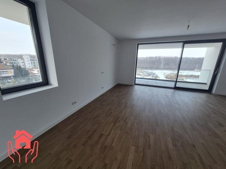 Apartament cu 3 camere decomandat, mobilat în Băneasa