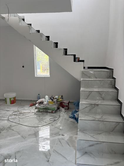 Casă cu 4 camere cu Teren 200 Mp în Central