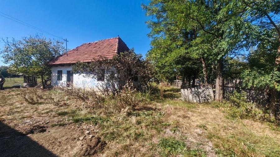 Casă cu 4 camere în Mărcuș