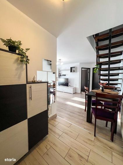Apartament cu 4 camere semidecomandat în Florești