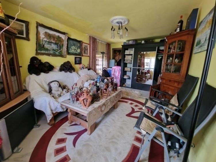 Casă individuală cu 3 camere în Central