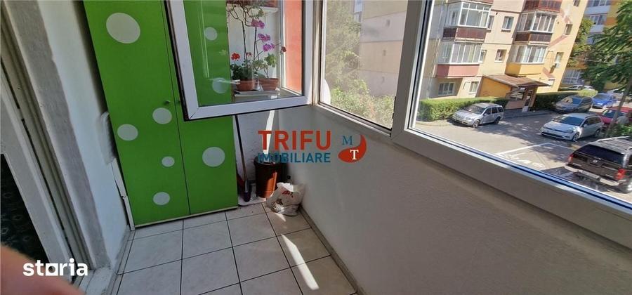 Apartament cu 3 camere decomandat în Cetate