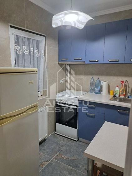 Garsonieră decomandată în Lipovei