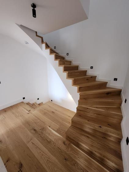 Duplex cu 5 camere cu Teren 450 Mp în Pipera