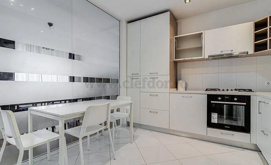 Apartament cu 3 camere decomandat, mobilat în Pipera