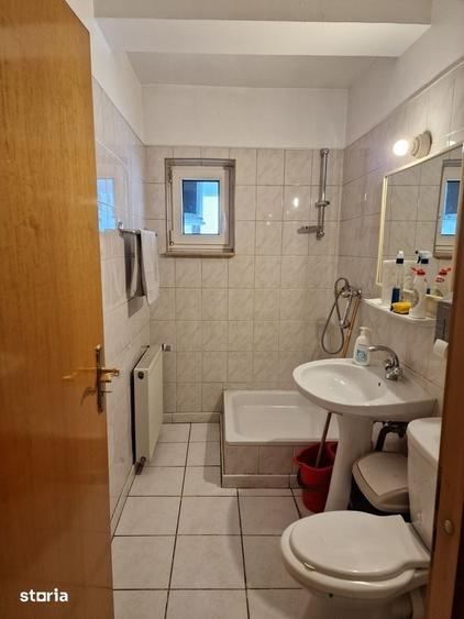 Casă cu 10 camere cu Teren 706 Mp în Unirii